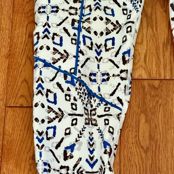 CALIA by Carrie Underwood Blue and Black Patterned Leggings - Picture 3 of 8